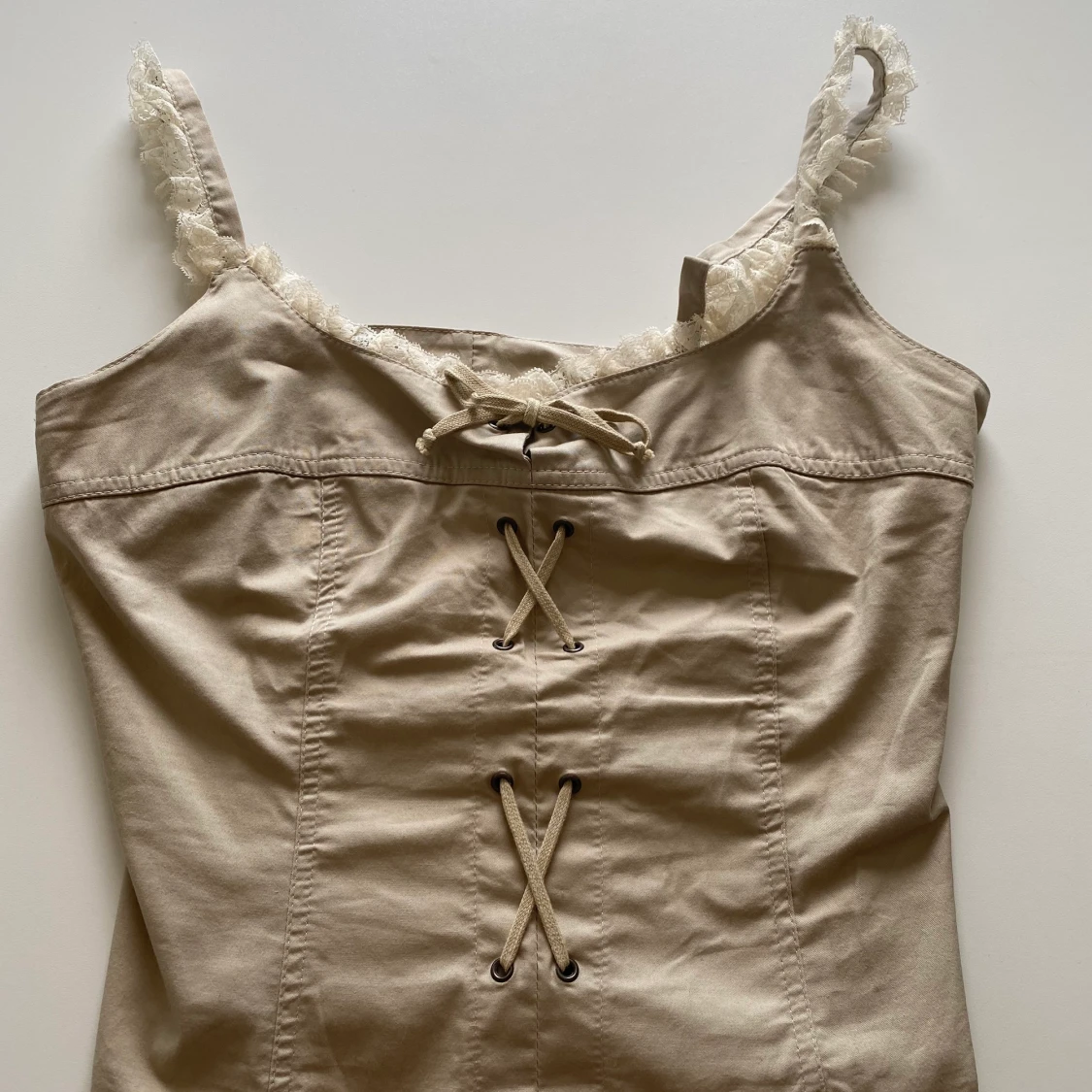 CORSETT INSPIRERAD TOPP