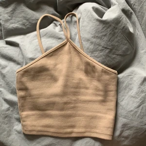 Zaratopp  - funderar på att sälja denna zara toppen! använd 1 gång, jättefint skick, köpte den förra månaden. Skriv för fler bilder! ❤️❤️❤️