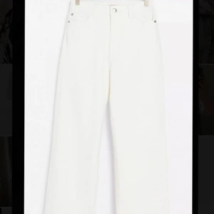 Vida jeans  - Vida jeans ifrån Lindex🦋💞⚡️ Storlek: 38 men skulle vilja säga att det känns mer som en 36:a!! Originalproduktioner:399:-