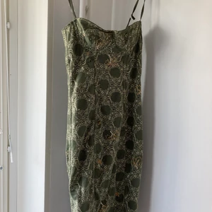 Korsettklänning -  ✨Klänning med inbyggd korsett! 