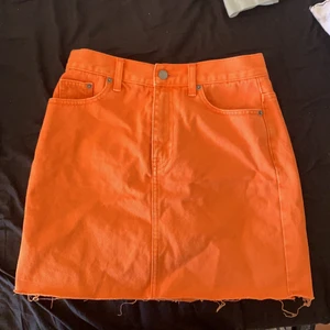 Orange jeanskjol dr denim - Använd fåtal gånger, storlek S, superbra passform! 