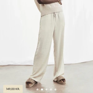 Linnebyxor  - Intressekoll på dessa linnebyxor från hm. Aldrig använda. Lappen är kvar och pris kan diskuteras. 