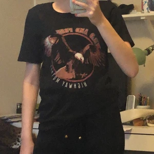 T-shirt  - Cool T-shirt från gina