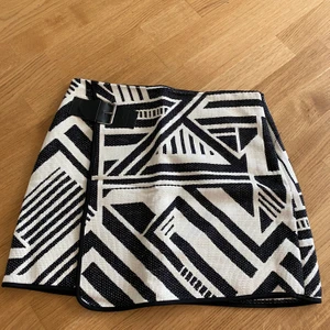 Kjol - Skön stickad mönstrad kjol 