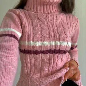 Söt stickad tröja, fri frakt - Söt rosa tröja, mycket bekväm. Fri frakt. Kontakta mig om frågor finns💗