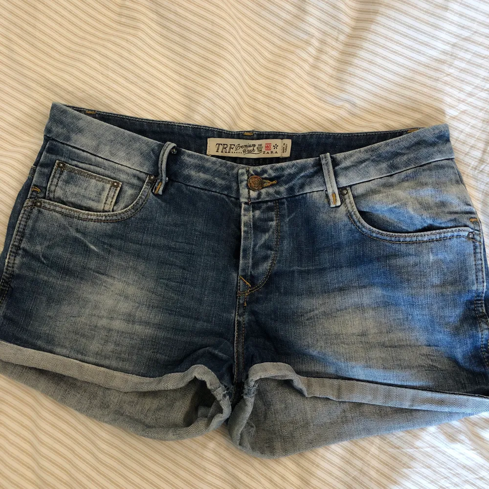 Shorts från Zara trf. Kort modell storlek 40. Shorts.