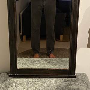 Säljer min Levis 501 93 jeans i storlek 32/34 väldigt bra skick. 