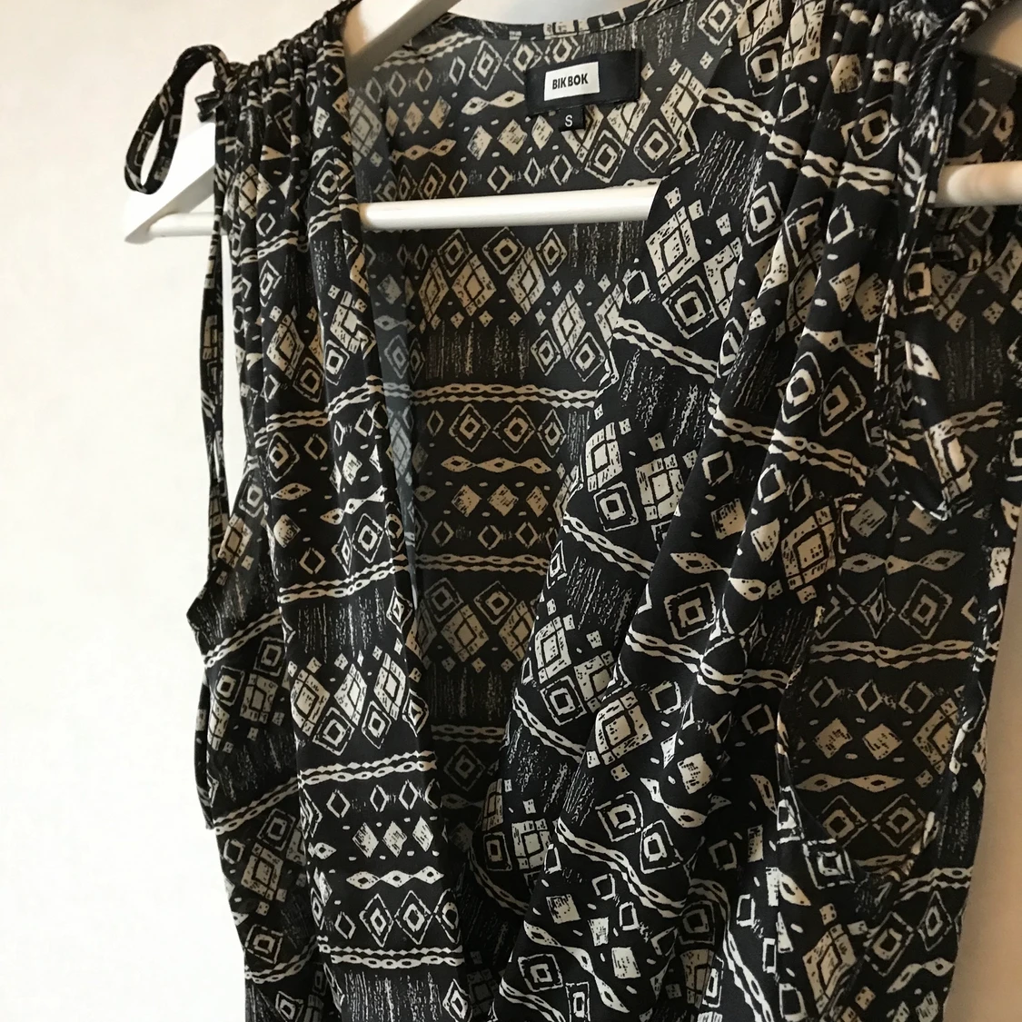 Svart mönstrad playsuit, XS - 90