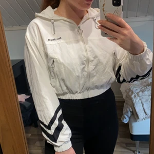 Sport jacka - Aldrig använd! Kort jacka och tuff