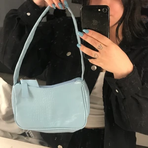 Fin väska  - Blå fin väska! 50kr