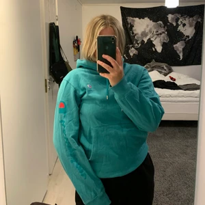 Teal Champion Hoodie - Storlek 38-40, sparsamt använd