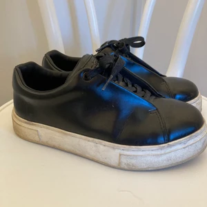 Eytys skor  - Säljer mina älskade skinneytys, knappt använda då dom är för små, nypris 1800kr💗💗