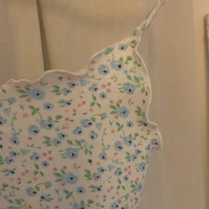 Linne - Så gulligt linne från Shein, stretchigt material. Använt ca 2 gånger🤎