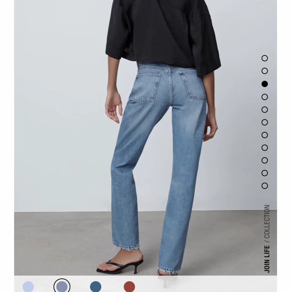 säljer dessa populära zara jeans då de tyvär inte passade, aldrig använda så prislapp o allt kvar (endast testade) 💞. Jeans & Byxor.
