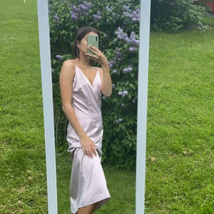 Klänning - Fin klänning från NAKD, aldrig använd endast testad.