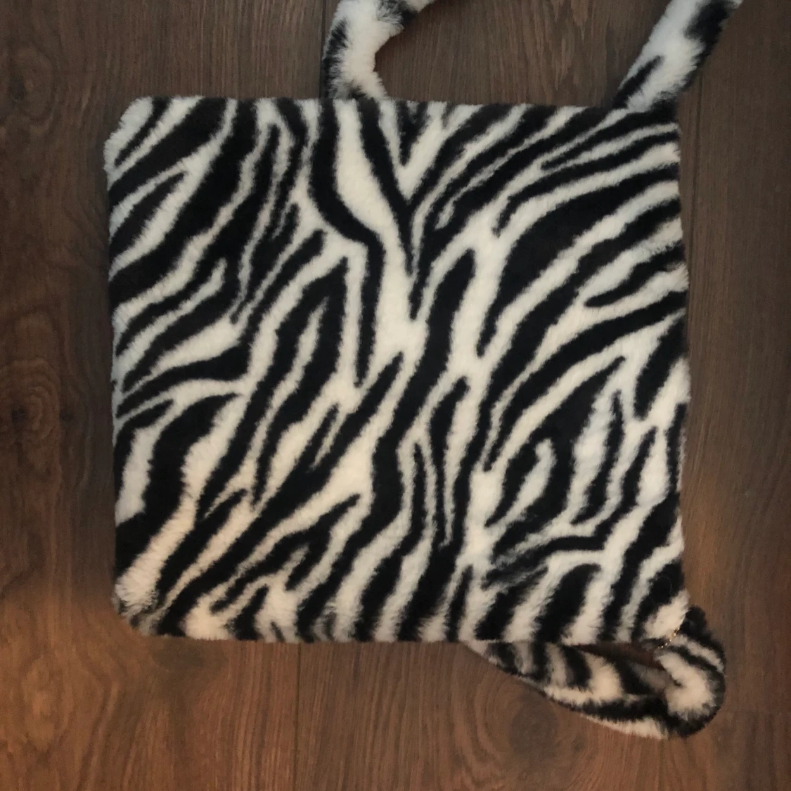 Fluffig väska, zebra