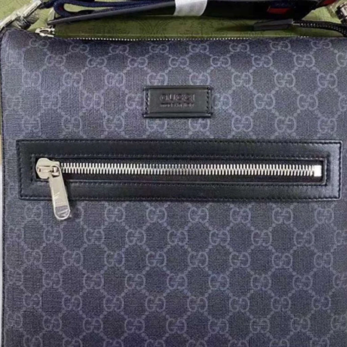 Gucci bag (äkta) Gucci keps (äkta) 