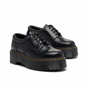 Dr. Martens 8053 Quad Platå - Säljer mina superfina dr. martens i modellen 8053 quad med platå i storlek 39. Jag har tyvärr insett att de är för stora och jag behöver en mindre storlek. De är i jättefint skick, nästan nyskick och är endast använda utomhus cirka 3-4 gånger. Köpta för 2000kr i Juni 2020. Jag har kvar orignalförpackningen och skickar exakt så som de kom 💞 (sålda för 1800)