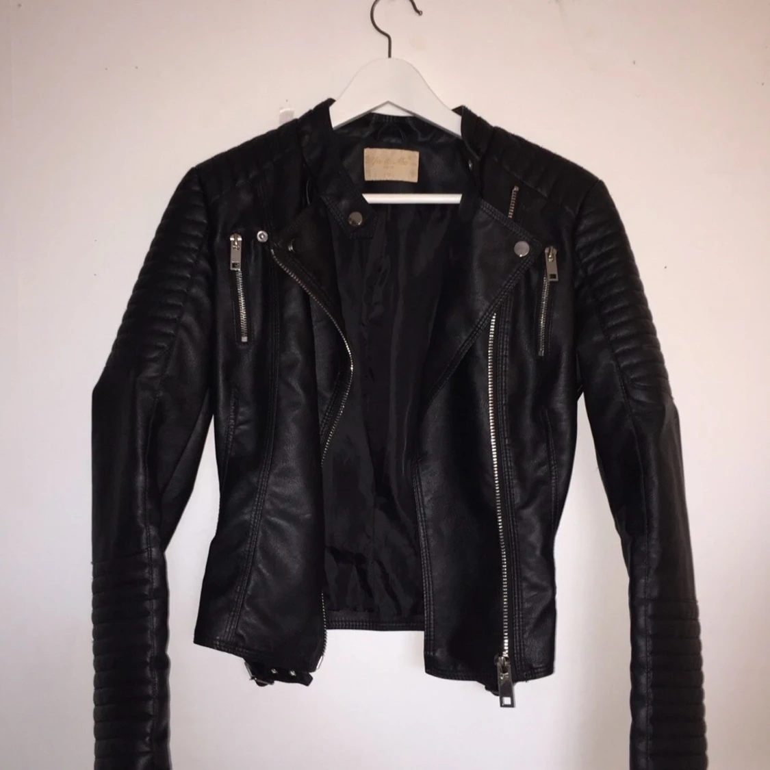 Svart skinnjacka  - 91