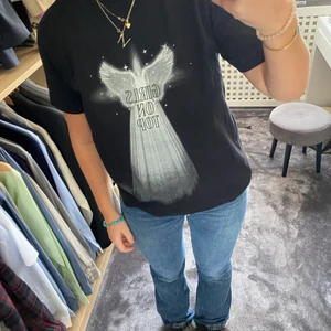 Gannitopp  - T-shirt från ganni med ett najs tryck