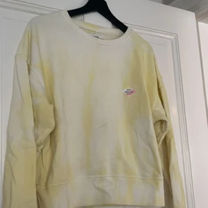 Tröja från Mads Norgaard - Strl XS men passar en S.