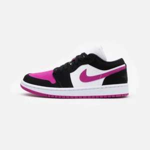 Air Jordans  - Rosa air jordans i storlek 39! Använda max 5 gånger! HÖGSTA BUD: 800+frakt 💕