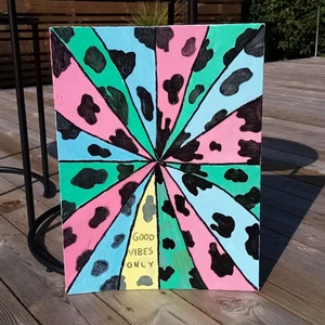 Tavla  - Grön, rosa, blå och gul hemmagjord tavla. 