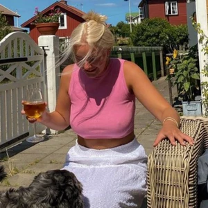 Topp -  topp från Zara storlek M. Köpt nu i somras och använd fåtal gånger så den är i bra skick💕använder inte så mkt därför säljer jag! 80kr