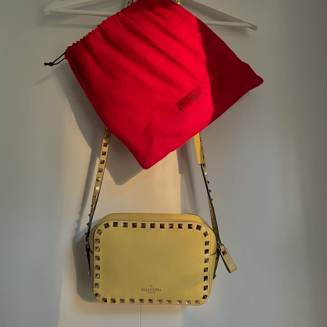 Valentino ”Rockstud” crossbody bag - 90