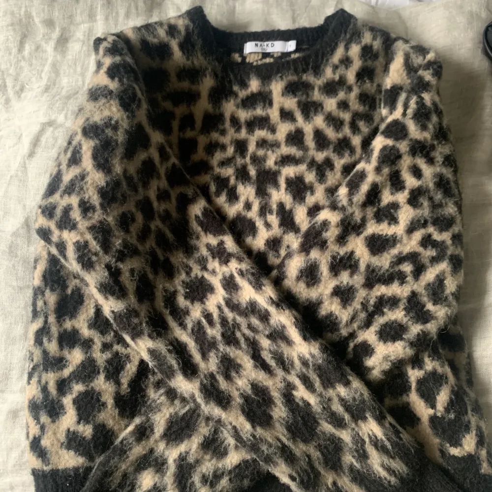 Fin leopardtröja. Mysig och skön💗 har aldrig använt💗 200kr+frakt. Tröjor & Koftor.