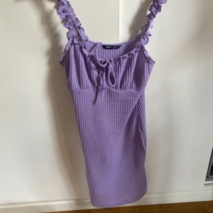 Klänninge från SHEIN  - En helt oanvänd klänning från SHEIN i storlek M