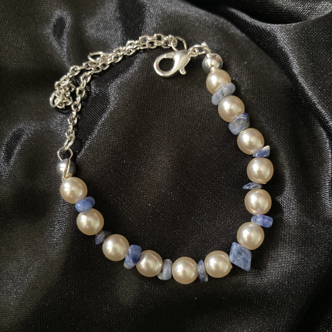 Pearl and stone bracelet đ