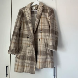 Kappa - Jättefin kappa i strl 36 från hm. Köparen står för frakten!