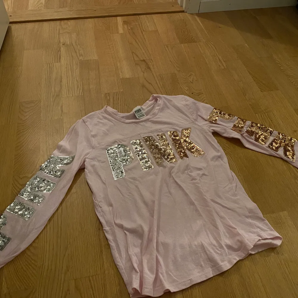 Victoria secret Rosa s/m top för 100kr. Toppar.