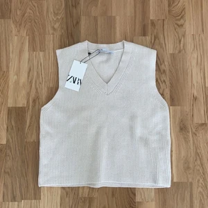 Stickad väst - Lånad bild, skriv privat för egna bilder🤍