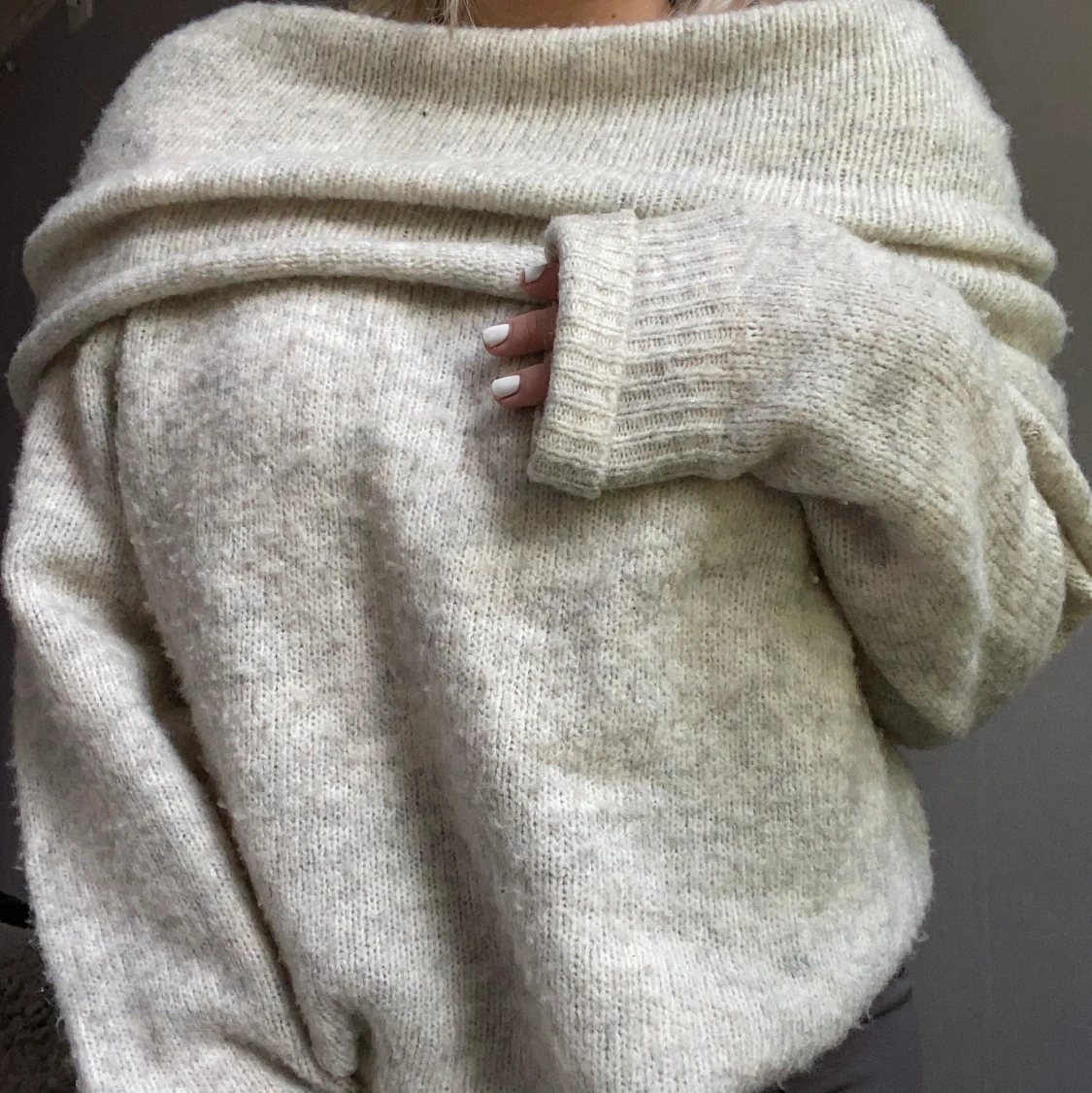 Ljusgrå stickad tröja från Veromoda  - 90