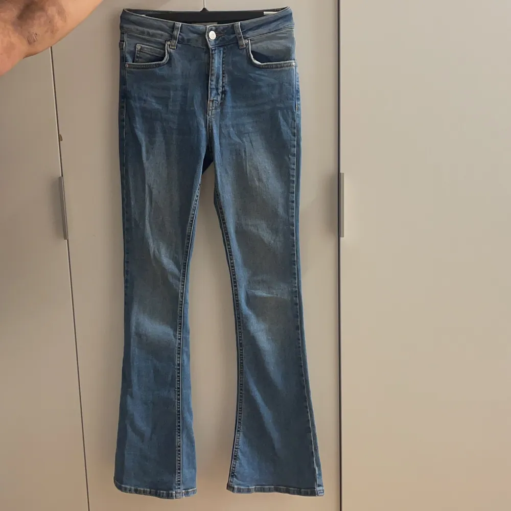 Bootcut jeans från Gina tricot, endast testade storlek S. Jeans & Byxor.