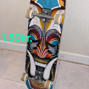 Skateboard - Skateboard nästan använd inte bara använd  för att lära sig