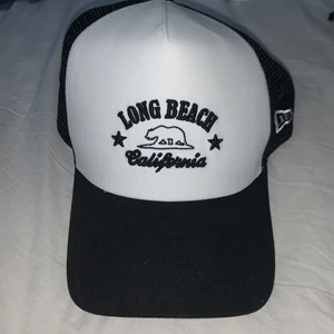 New era keps - New era keps ny skick använd en gång. Den är slutsåld nästan överallt. Sälja pga för liten för mig. Pm för bild eller pris