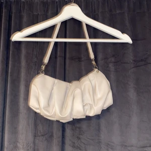 Väska - Fin väska aldrig använd fler bilder kan skickas 