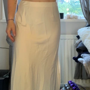 bikbok kjol  - aldrig använd då jag råkade beställa dubbelt.