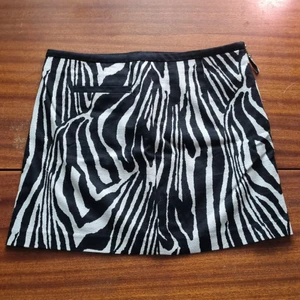 Zebra minikjol  - Minikjol zebra 29 kr.Samfraktar vid köp av flera varor för 66 kr 💕❣