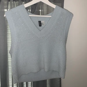 Väst  - Knappt använd men superfin!🌟