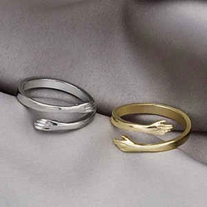 Ringar - 100 kr styck🥰 Säljer en i guld och en i silver ❤️‍🔥 Från SNÖ! helt oanvända och justerbara så passar allas fingrar 💙