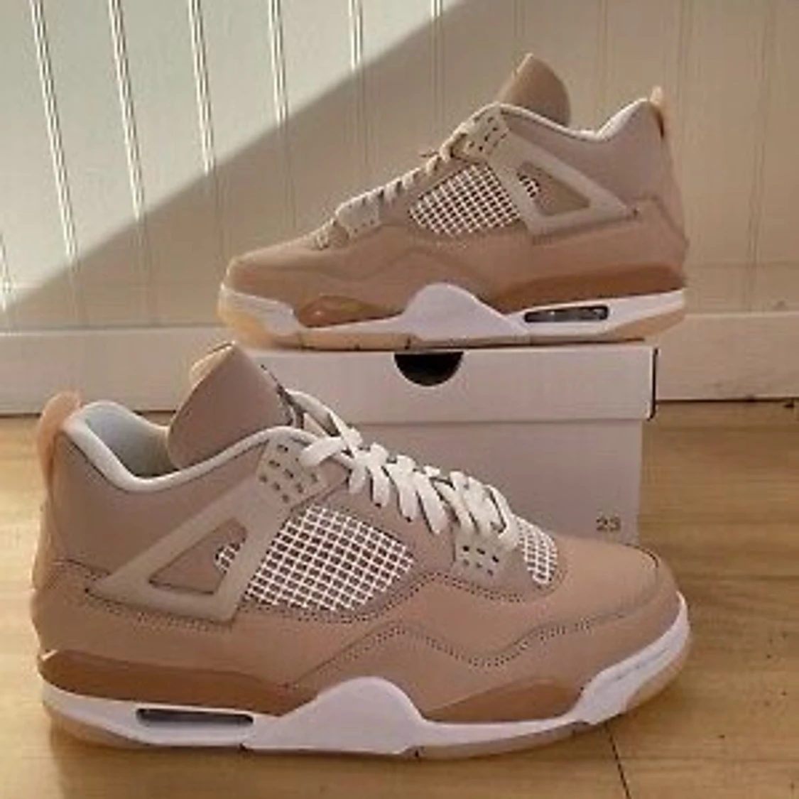 Helt nya Snygga Jordan 4 shimmer stl 38