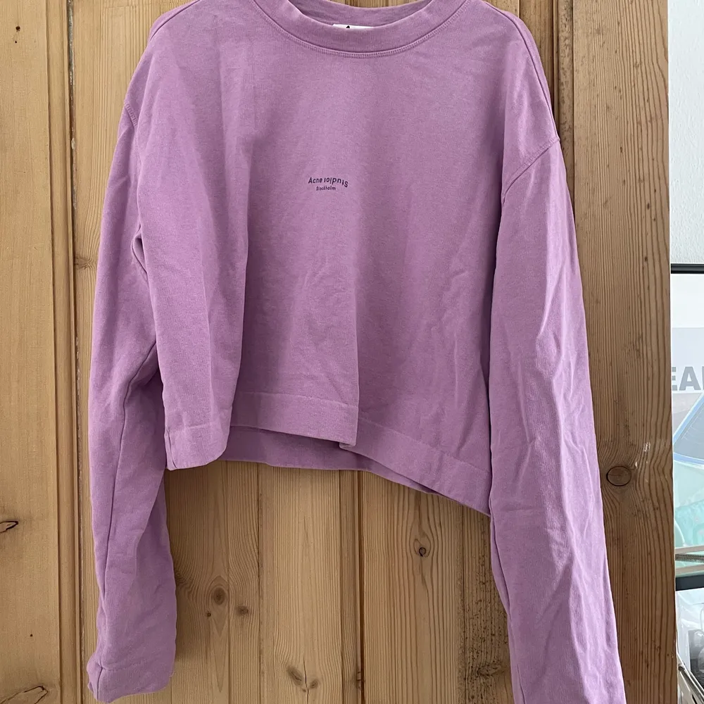 Purple cropped acne studio sweatshirt in M🔮. Hoodies.