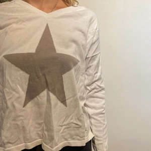 tröja med stjärna - strl S