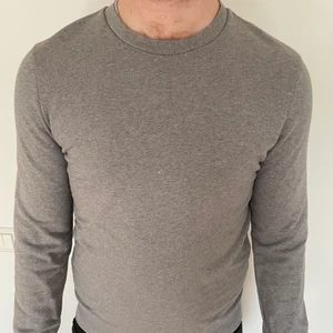 Balenciaga Back Logo Sweatshirt - Hej! Säljer min balenciaga sweatshirt som jag köpte på supplydrop men var tyvärr för lite! 
