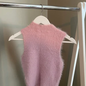 Zara Topp - Snygg Topp från Zara, köpt 2020. Köparen betalar frakt!🥰