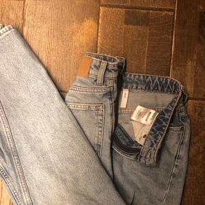 Weekday jeans blå - Weekday jeans i perfekt skick, storlek 26 w 30 L, pris 90kr plus frakt, sitter jätte fint, är 168 cm 